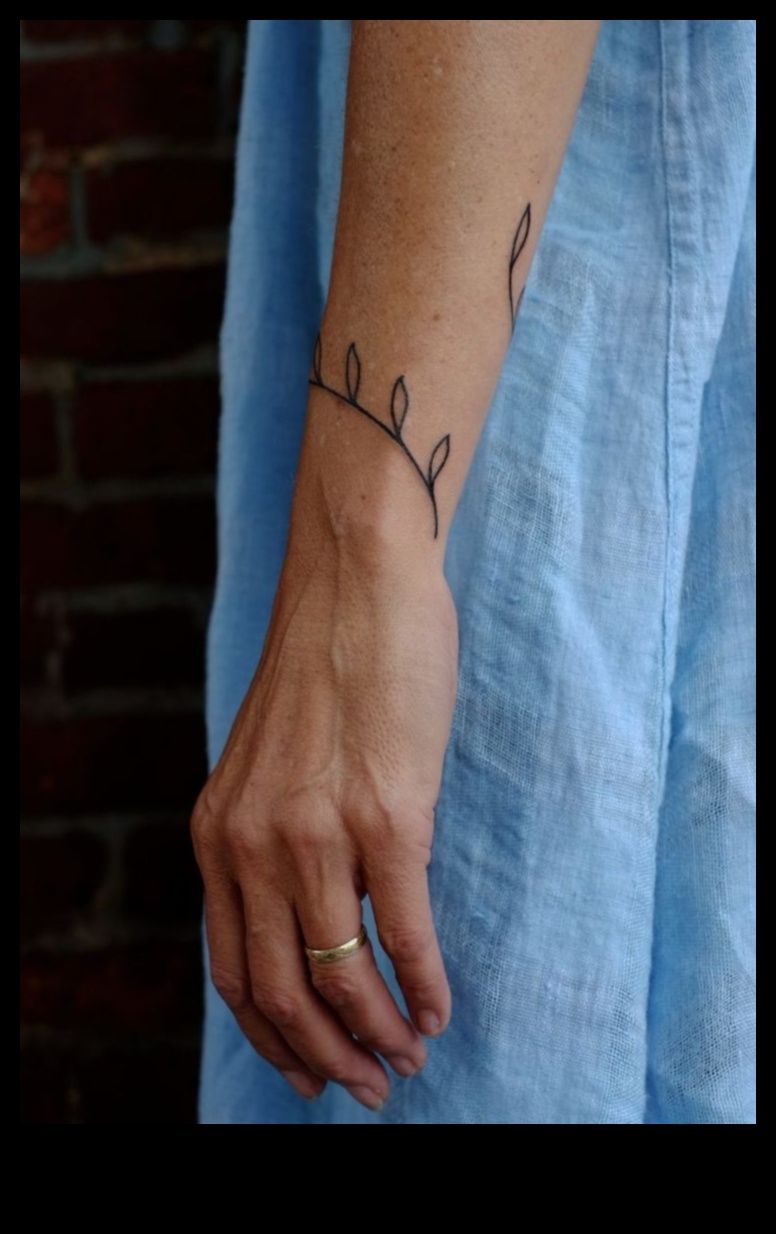 קנבס שורש כף היד: המקום שבו קעקועים קטנים מביעים אמירה נועזת