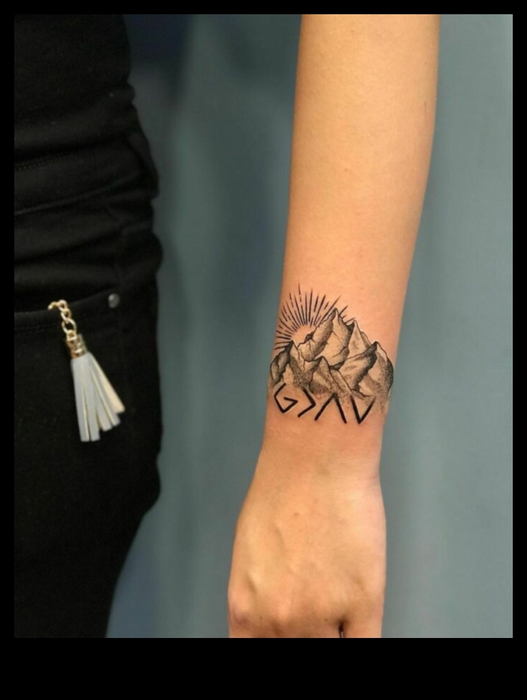 קנבס שורש כף היד: המקום שבו קעקועים קטנים מביעים אמירה נועזת