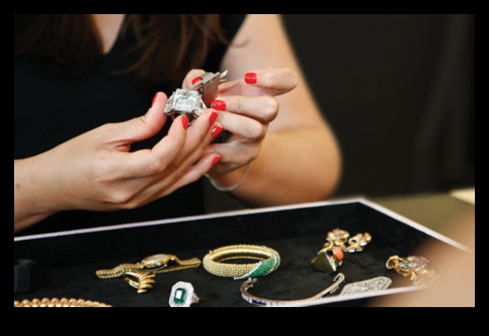 Signature Sparkle: לזרוח יותר עם קולקציית התכשיטים האיקונית שלנו