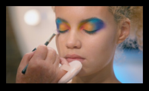 זוהר: שנה את המראה שלך עם איפור גלאם יוקרתי