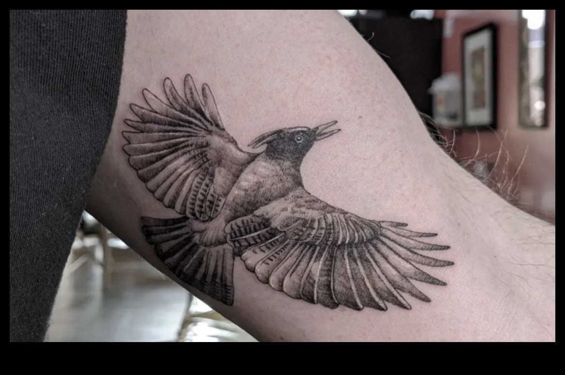 פנטזיה נוצות: חקור את עולם העופות בקעקועים