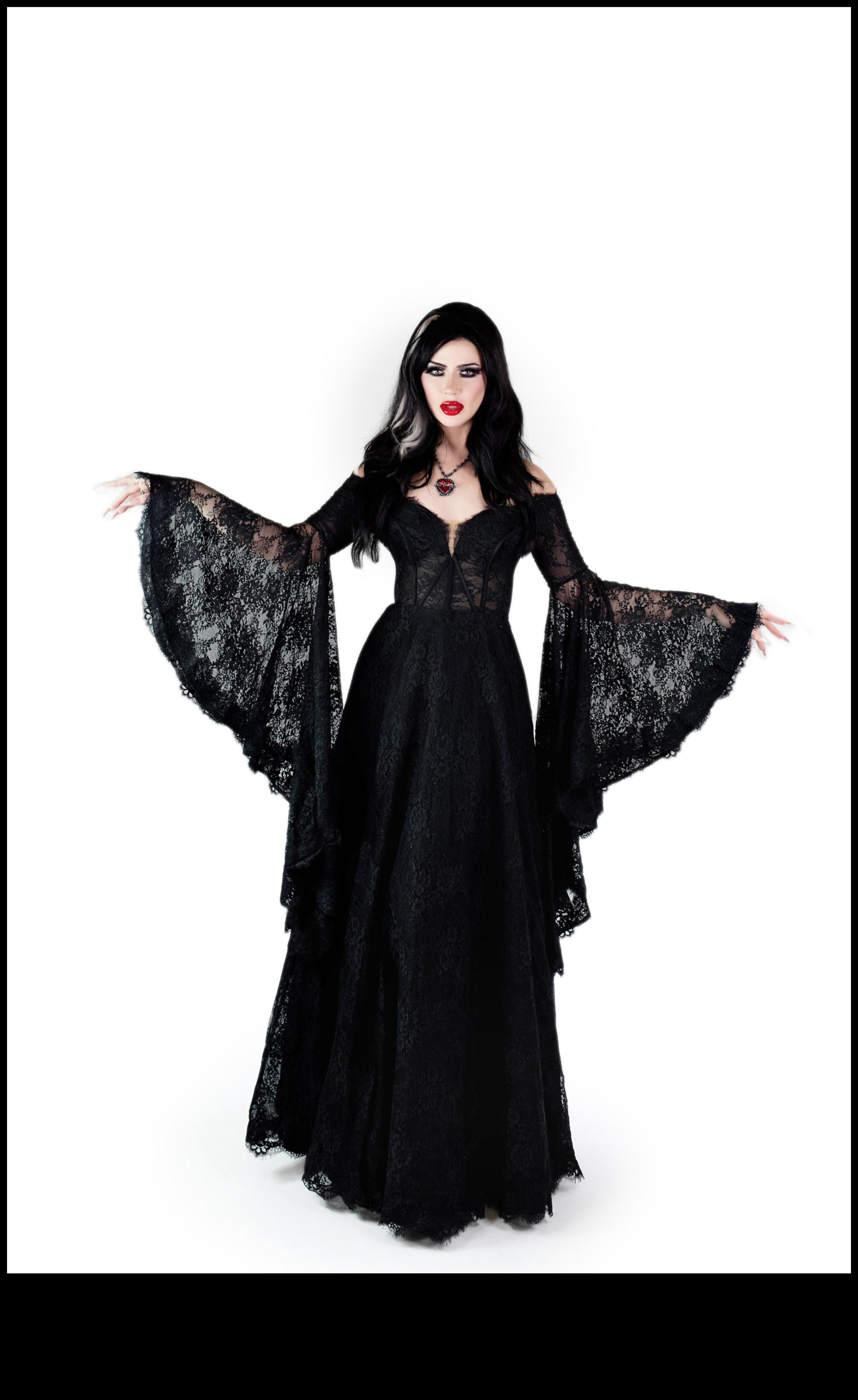 עושר לילי: הנוכחות הנצחית של תכשיטים גותיים