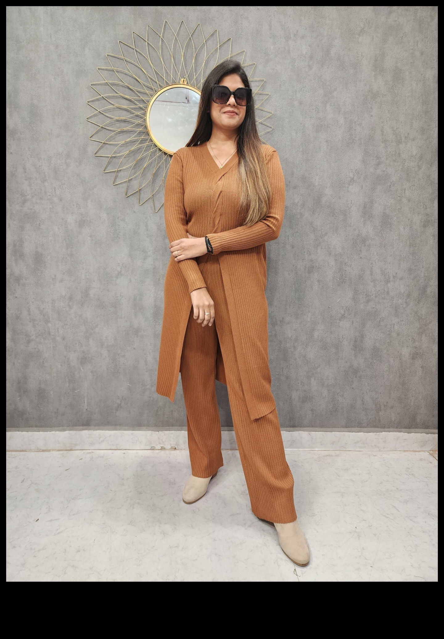 אלגנטיות מודרנית: הרם את האנסמבל שלך עם הסט העכשווי שלנו