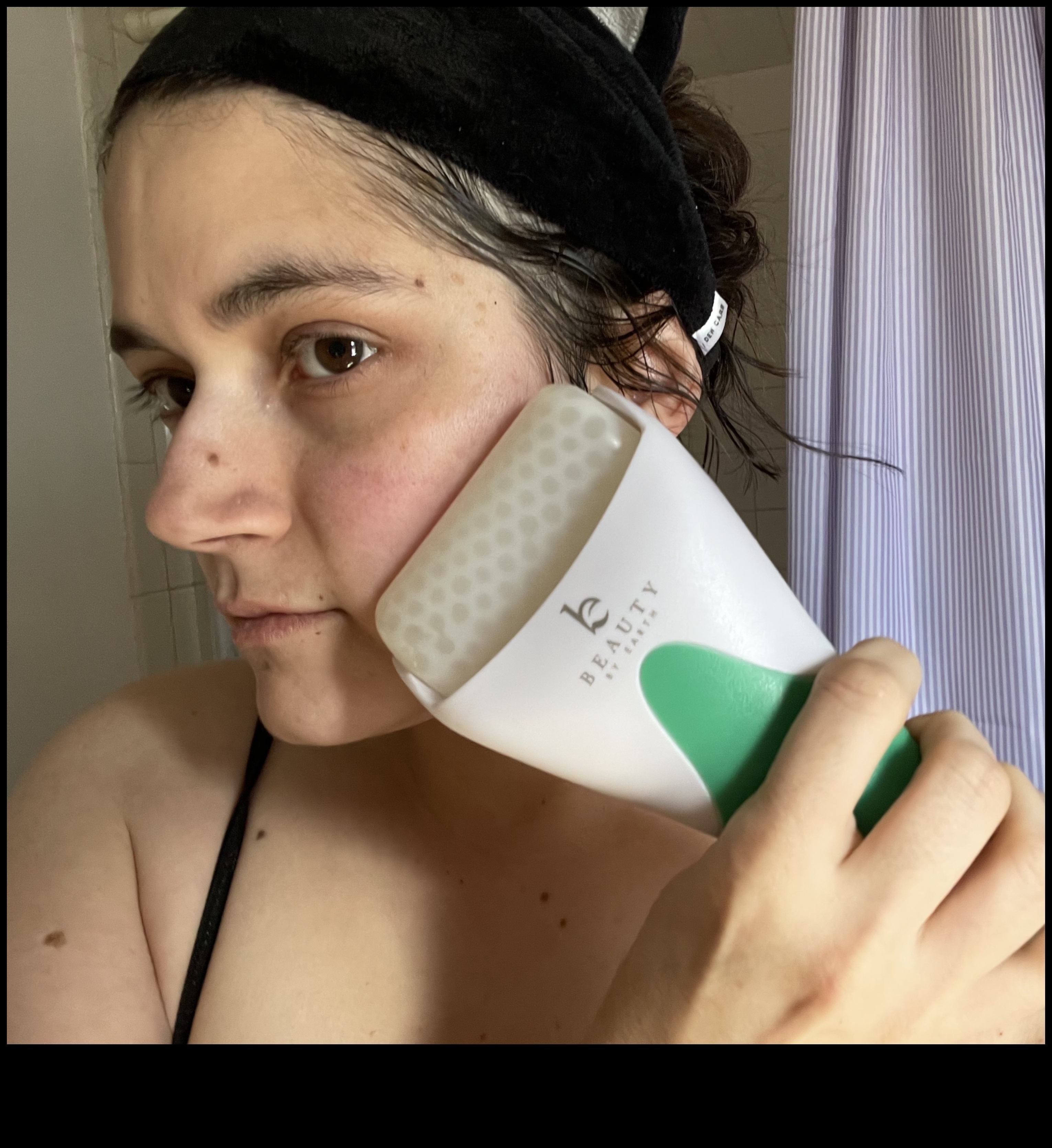 אומנות גלגול הקרח: שילוב טיפול בקור בשגרת הטיפוח שלך