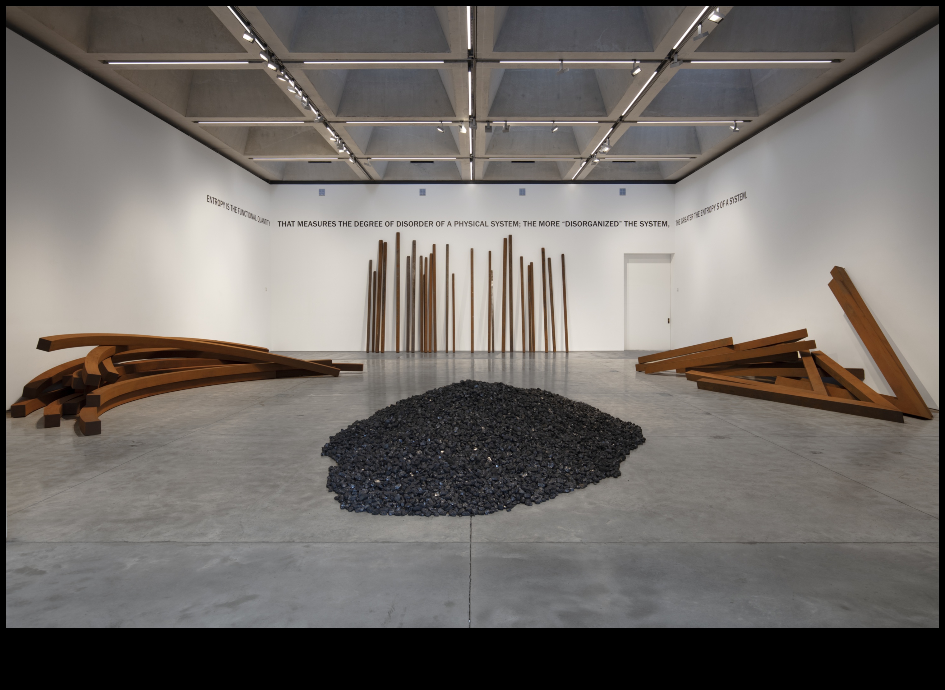 משטחים מפוסלים: טרנספורמציות אמנותיות שנחשפו בעיצוב גוף יצירתי