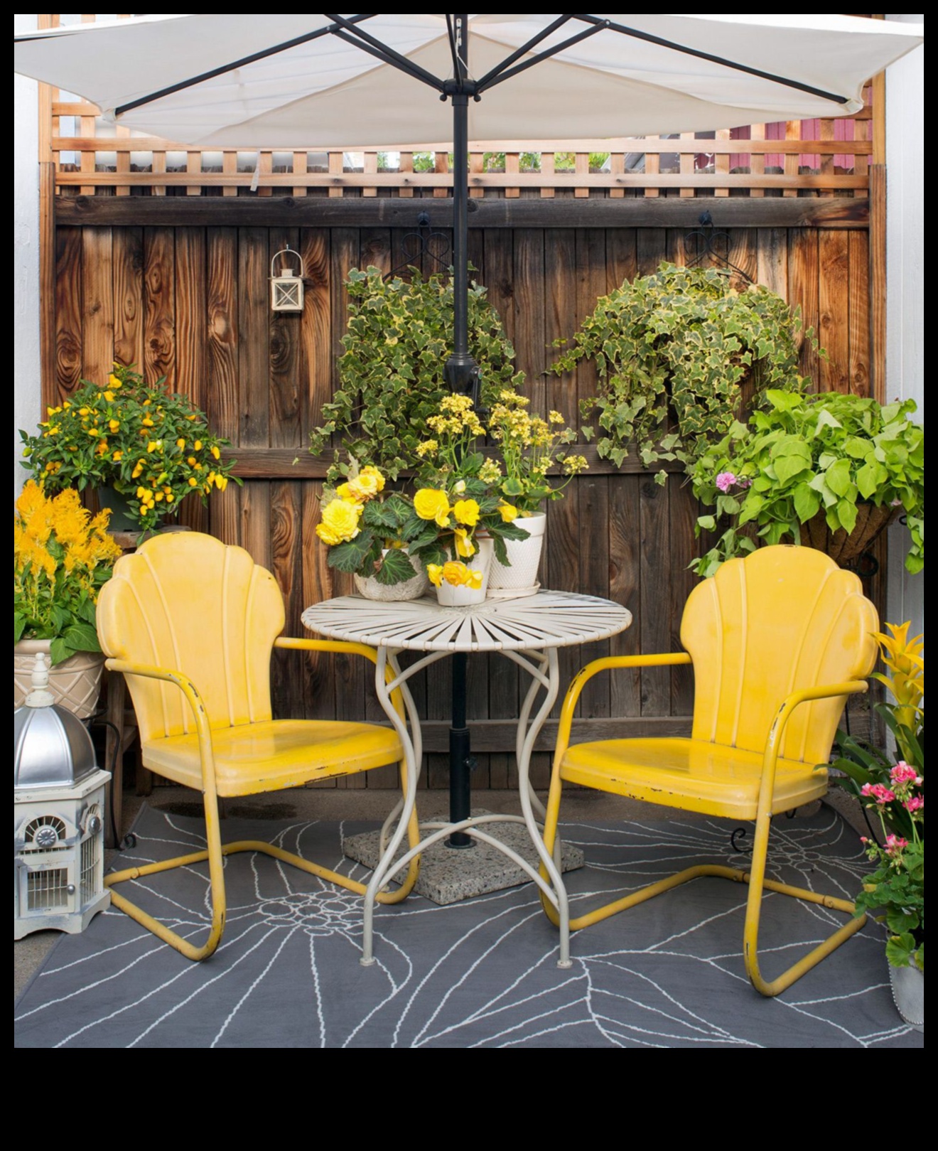 עיצוב פטיו חיצוני אקלקטי לאירוח