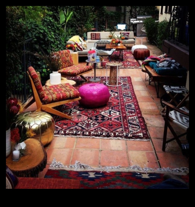 מהם כמה רעיונות לפופים מרוקאים לפינת ישיבה חיצונית בהשראת בוהו?