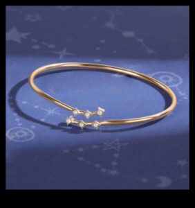 אלגנטיות אתרית: גלה יופי אתרי בסגנונות הצמידים שלנו