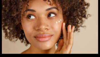 טיפוח עור לאקלים שונים: התאמת השגרה שלך לשינויי טמפרטורה