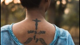 סמלים קדושים: דברי הימים בסיפורי קעקועים סמליים