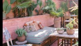 מהם כמה רעיונות לפופים מרוקאים לפינת ישיבה חיצונית בהשראת בוהו?