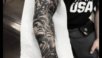 קנבס מפוסל: גלה את היופי של אמנות קעקוע הזרוע האפית הגדולה