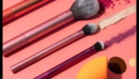 שדרוג משחק המברשת שלך: כיצד כלים חדשים יכולים לשנות את שגרת האיפור שלך