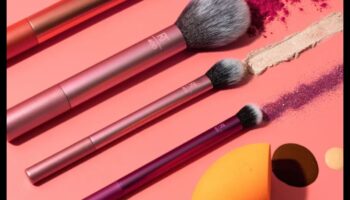 שדרוג משחק המברשת שלך: כיצד כלים חדשים יכולים לשנות את שגרת האיפור שלך